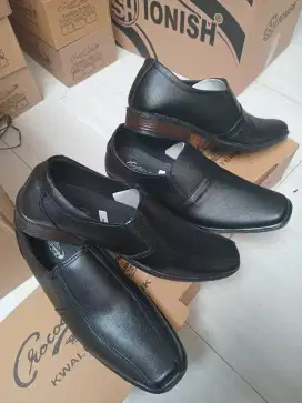 Sepatu pantofel pria ukuran 43 baru gress