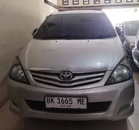 Toyota Kijang Innova 2010 Bensin