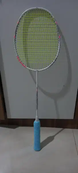 Raket badminton lining axforce canon light