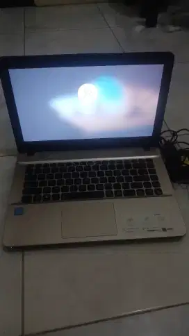 Laptop bekas murah