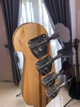 DIJUAL BASS LISTRIK BB424X