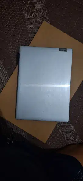 Leptop lenovo tahun 2020