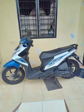 Dijual Honda Beat 2016 warna putih biru