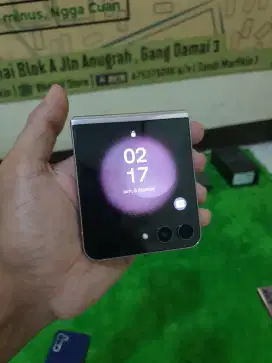 SAMSUNG GALAXY Z FLIP 5 SEIN 512 GB MULUS MINUS TOMPEL FUNGSI NORMAL