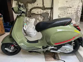 VESPA SPRINT ABS SEPERTI BARU