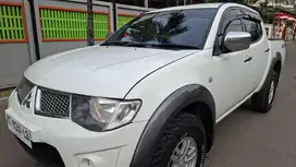 Misubishi strada triton GLS tahun 2013