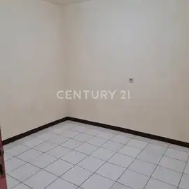Rumah Tua Lokasi Strategis Dekat Akses Mall Di Grogol S7381