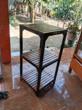 Rak galon kayu bisa custom