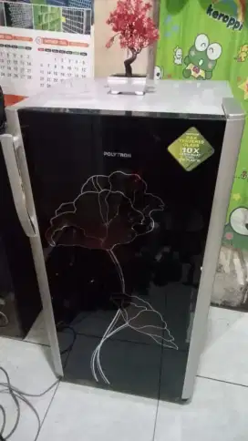 Kulkas merk Polytron