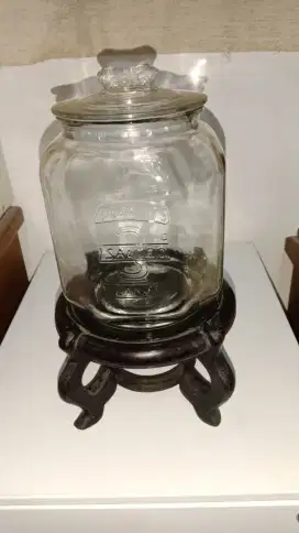 Toples Kaca Kedap Udara