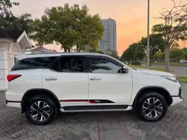 Toyota Fortuner VRZ TRD 2018 Matic Putih Favorit