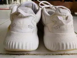 Sepatu Adidas Kembang Putih