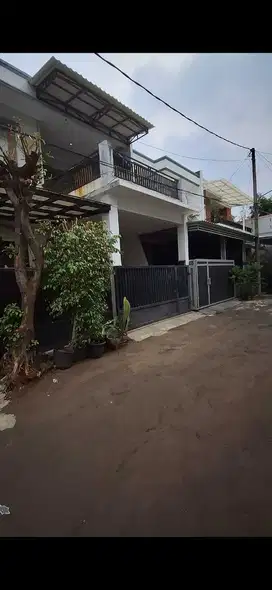 Dijual rumah siap huni dekat Gandaria city dlm cluster