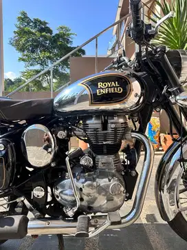 Royal Enfield Classic 500 Super Rare Hero Colour Chrome Black