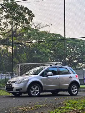 LOW KM!! DP 19JT // SUZUKI SX4 // X-OVER 1.5 AT 2009