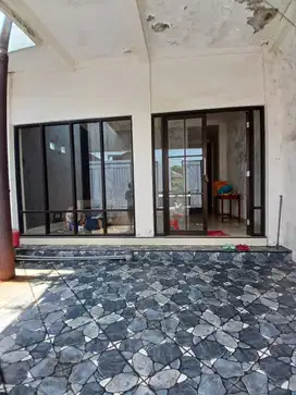 Jual MURAH rumah model ruko di area Petemon, Surabaya Pusat