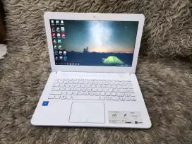 A459 Asus X441N Ram 4GB hdd 500GB like new