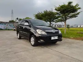 Toyota Innova G Luxury manual 2011 Mobil bekas murah