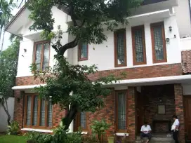 Dijual segera rumah full furnish Kemang Jakarta Selatan