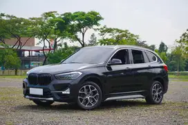 BMW X1 F48 Facelift LCI  sDrive18i xLine 2021 abu-abu