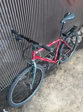 Sepeda commuter touring