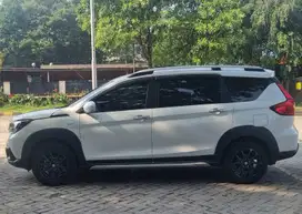 Suzuki XL7 Beta Hybrid AT 2024 putih mutiara