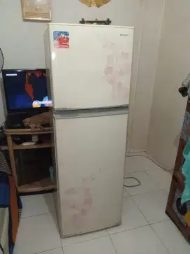 kulkas 2 pintu sharp