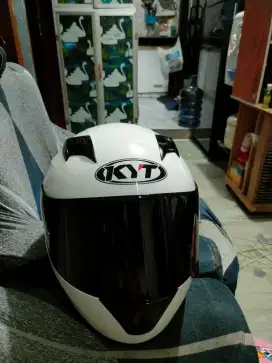 Helm r10 visor pake flat smoke
