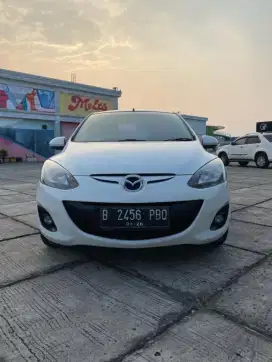 Mazda 2 R Sedan 2011 Automatic