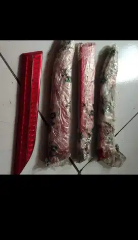 reflektor/ mata kucing grand inova