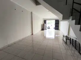 ruko gandeng 3 disewakan  jalan peta raya ramai kendaraan boleh 1