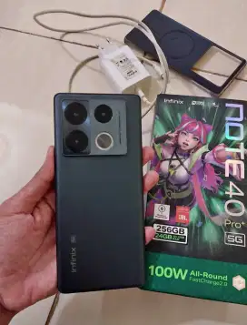 Infinix note 40 pro+ 5G 12/256 - 99% mulus jual cepat