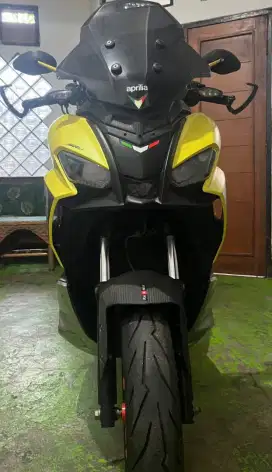 Aprilia SR GT 200