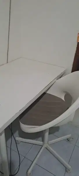 MEJA KURSI 1 SET PUTIH