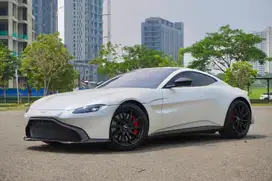 Aston Martin V8 Vantage Coupe 2019 Putih Rare