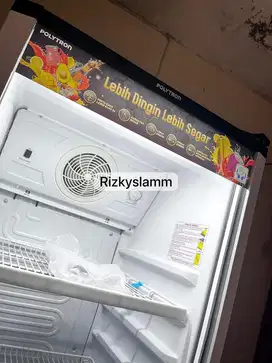 Jual showcase Polytron
