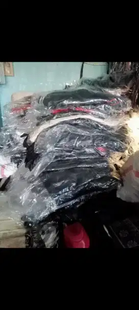 Jual koleksi ratusan jaket kulit(sebagian sudah simpan lebih 20 tahun