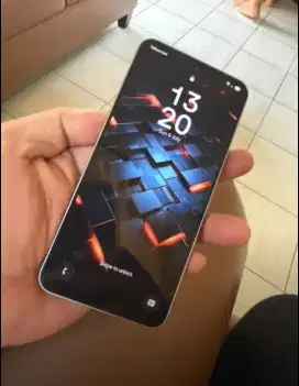Samsung s25 Basic 12/256 gb