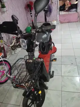SEPEDA LISTRIK MERK CELCIUS TOMAX 2.0