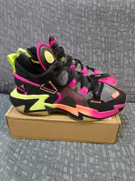 Sepatu Basket Badminton Running Tennis Volley Why Not Zero 5 Size 42