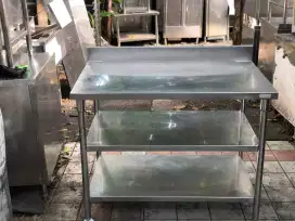 Meja 3 susun backsplash 
Uk 110x70x85