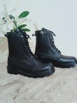Sepatu kulit pria wanita