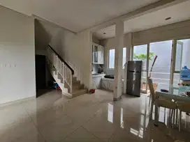 Dijual Rumah Kece 2 Lantai Full Furnish Di Cluster South Missis