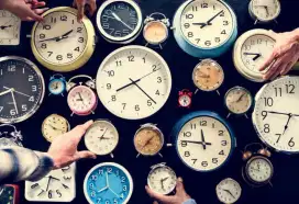 Montir jam analog
