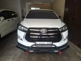 Innova Venturer 2.4 AT Diesel
