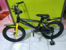 Sepeda anak merk clarion ukuran 18