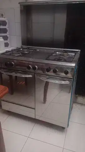 Kompor oven Delizia 4 tungku