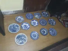 Piring dinding. Set gelas antik