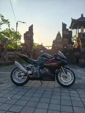 2017 HONDA CBR 250 RR