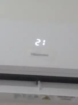 AC Hisense 1/2 PK baru pakai 2 bulan